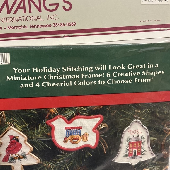 NWT Vintage wangs holiday stitchery needlepoint decoration frames Christmas - Picture 3 of 5
